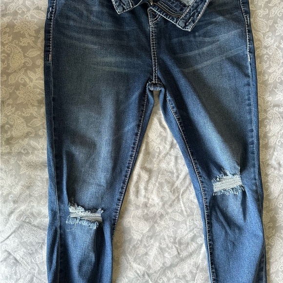 True Religion Halle Midrise Super Skinny jean, size 34. - Picture 3 of 10